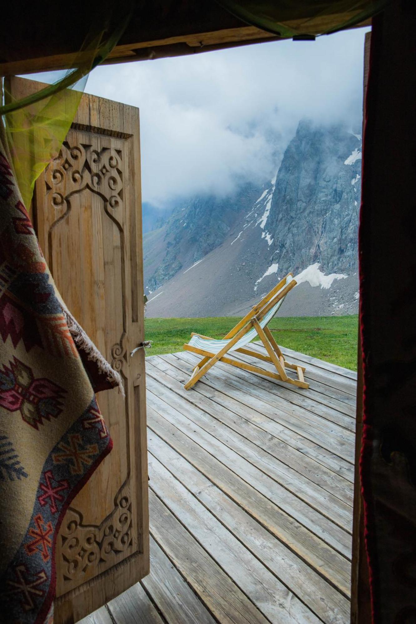 营地 Yurta Base Camp, Shymbulak Mountain Besqaynar