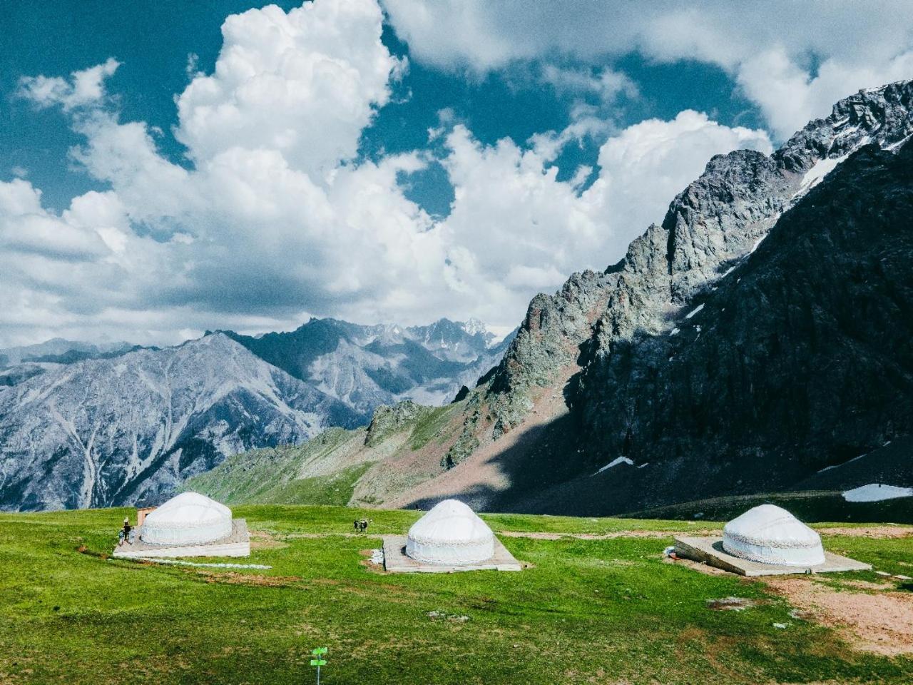 Yurta Base Camp, Shymbulak Mountain Besqaynar